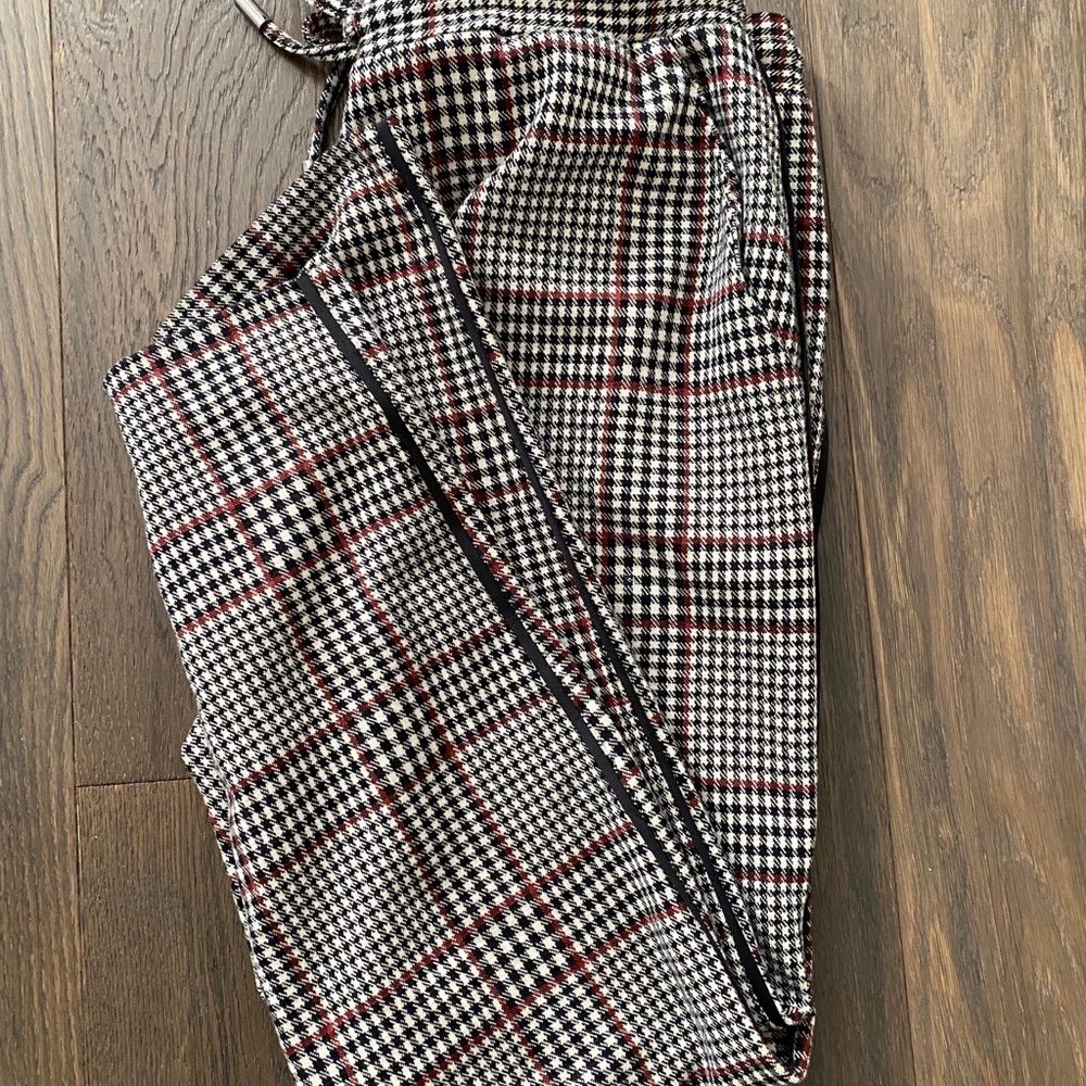 Like New Anthropologie Plaid Knit Joggers. Size Medium.